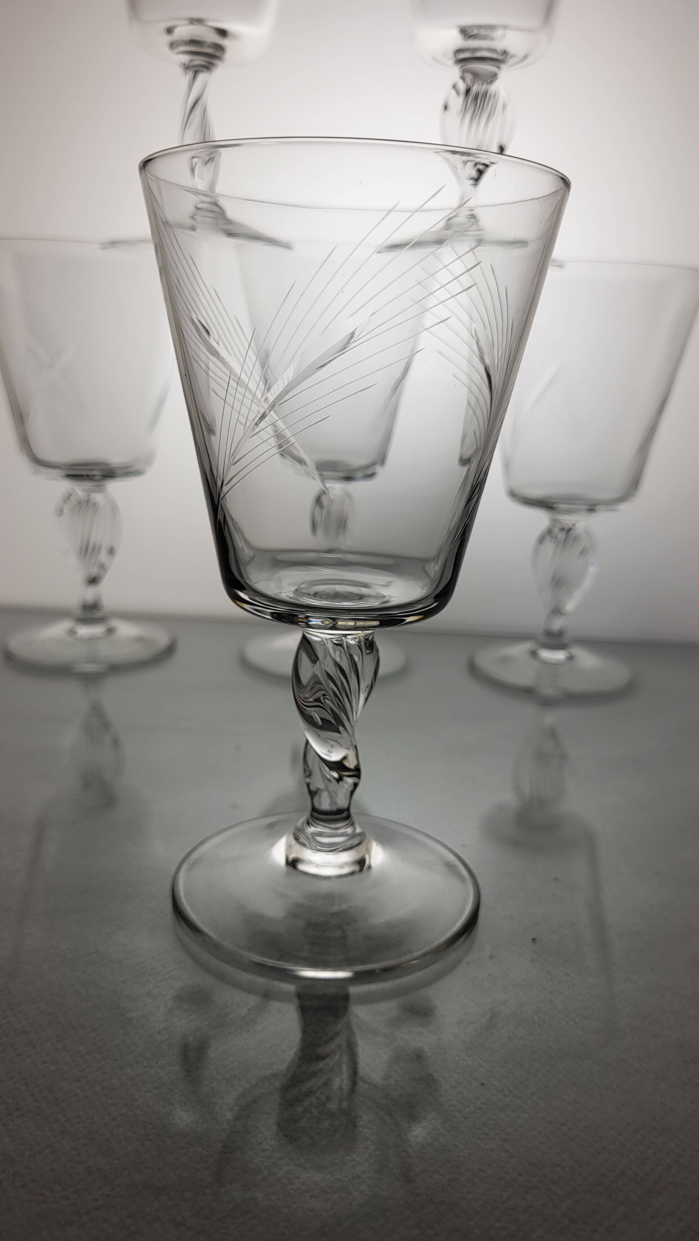 6 crystal water/wine glasses from the 60s (wheat)