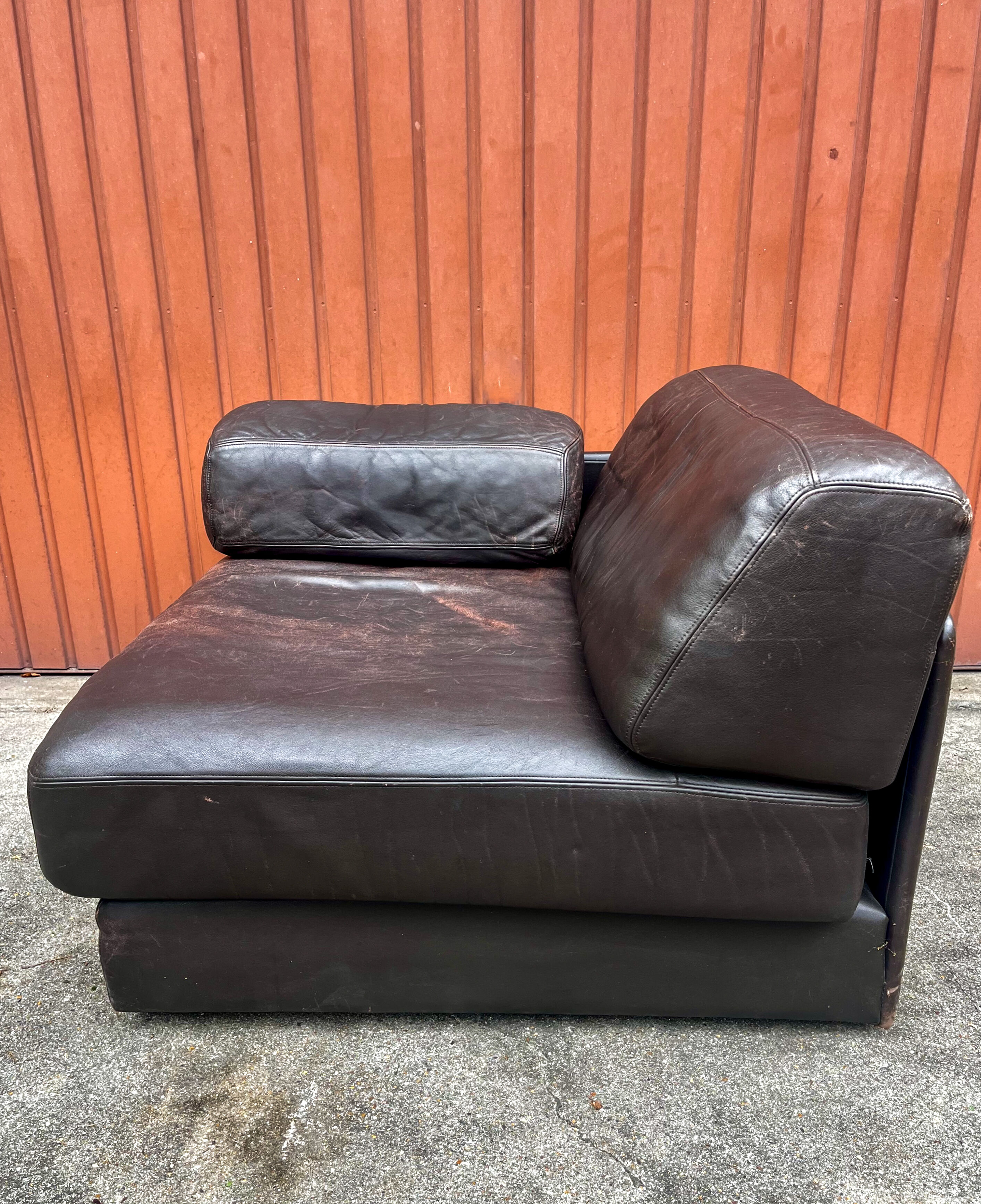 Corner leather armchair De Sede, 1970s