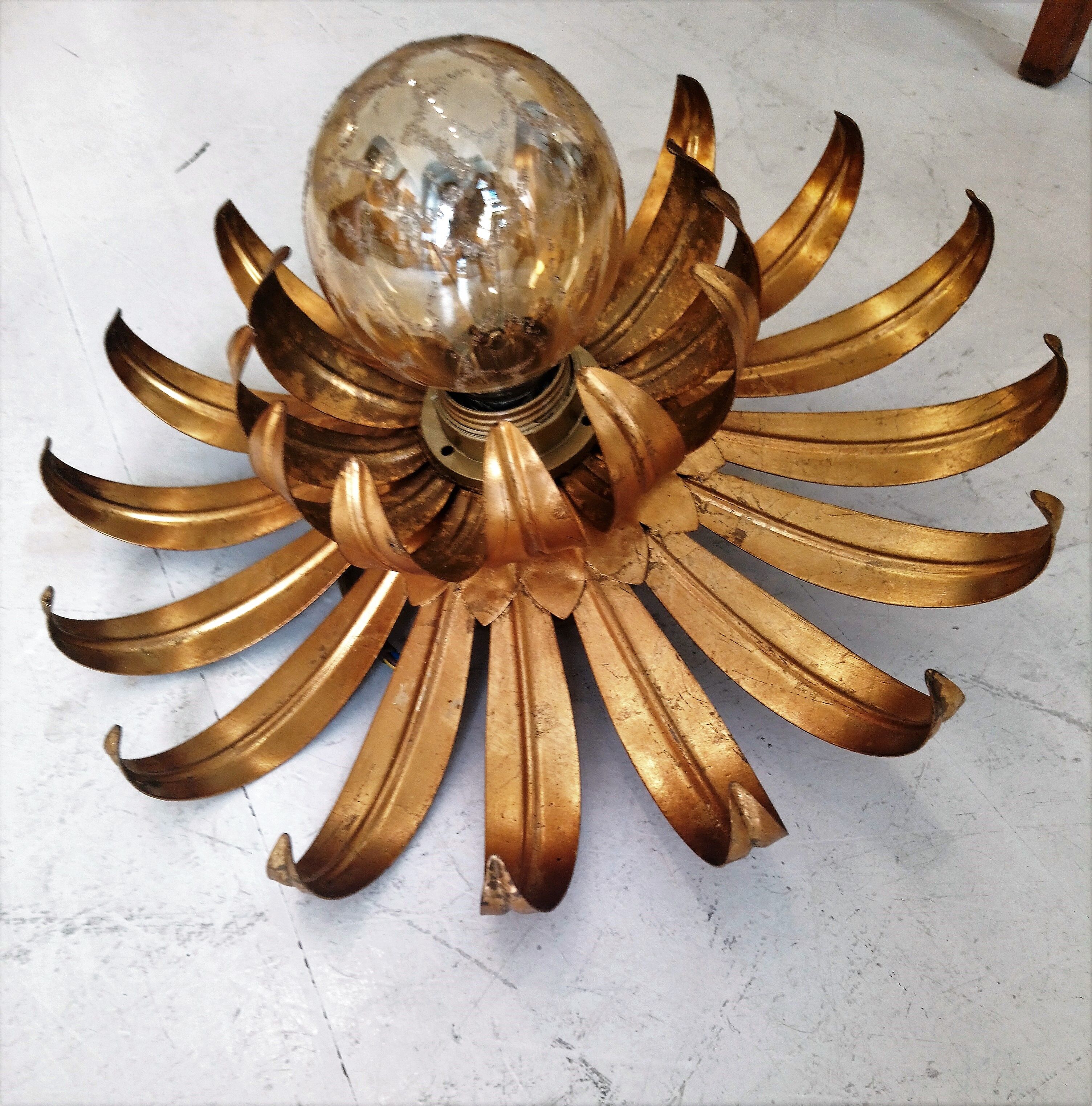 Wall lamp or ceiling light lamp in golden flower