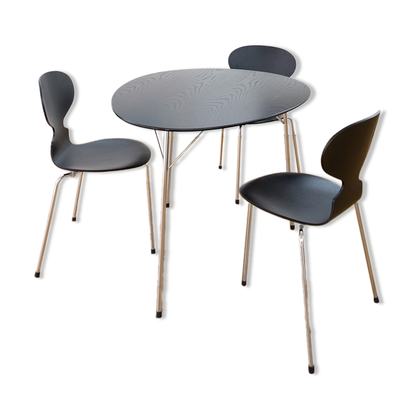 Table et chaises d'Arne Jacobsen édition Fritz Hansen