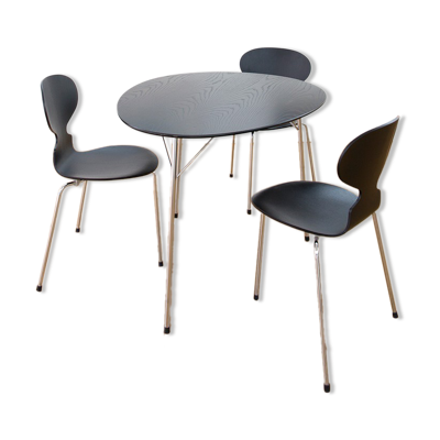Table et chaises d'Arne Jacobsen édition Fritz Hansen