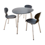 Egg table & ant chairs by Arne Jacobsen, Fritz Hansen