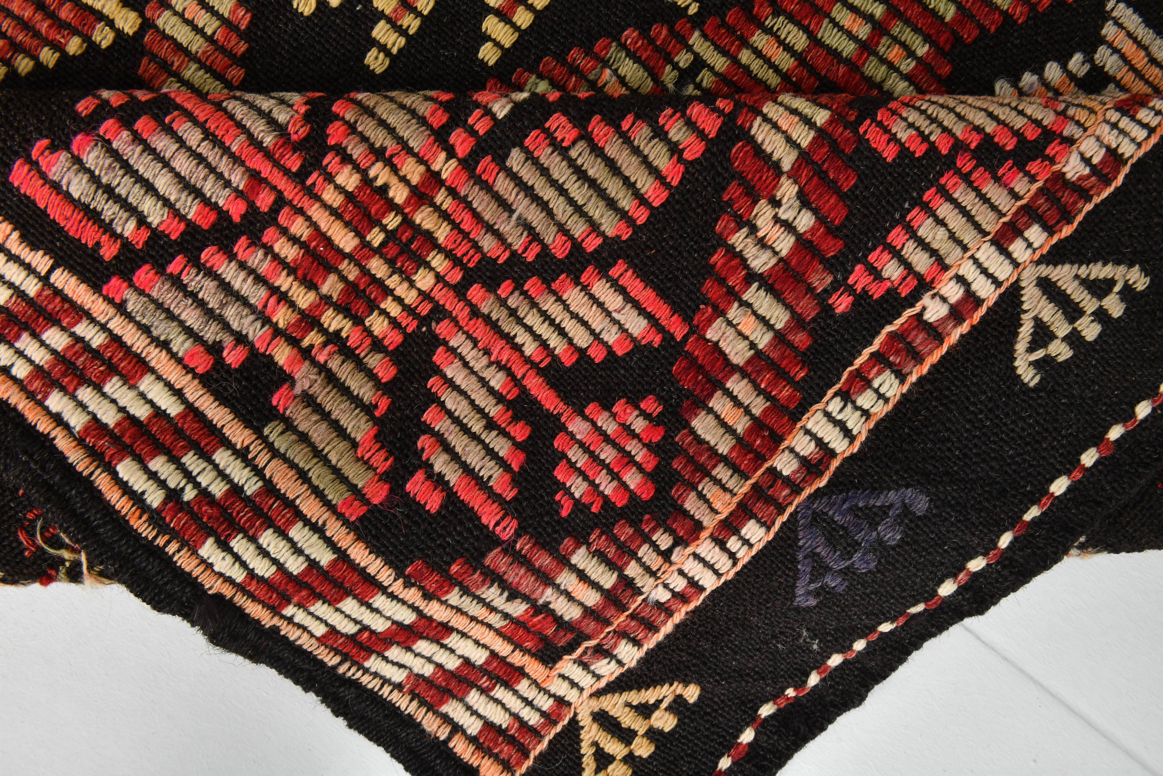 4x8 Red & Black Star Pattern Vintage Kilim Rug, 136x234Cm