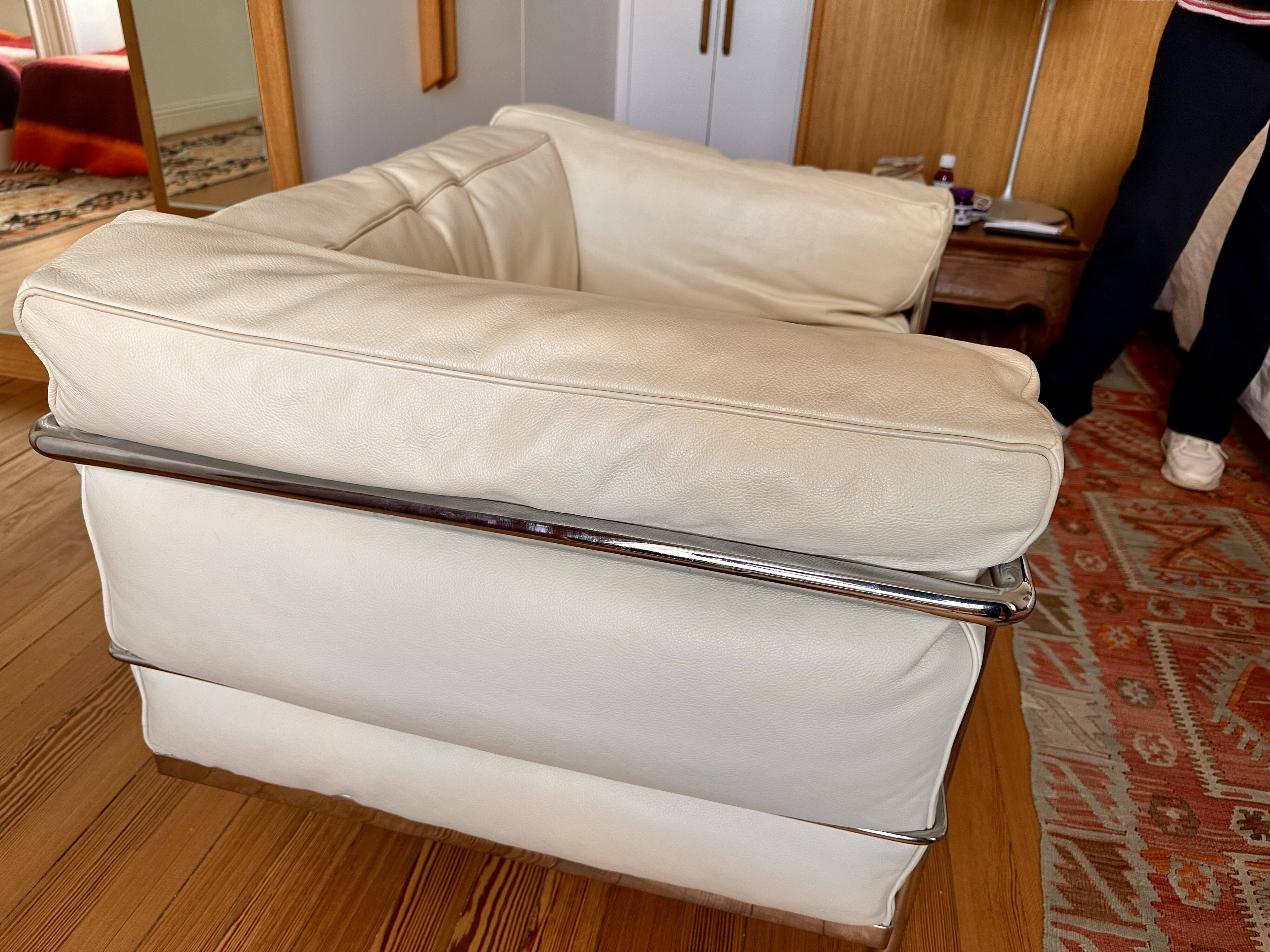 Cassina lc3 armchair authentic - luxury version in feathers - excellent condition