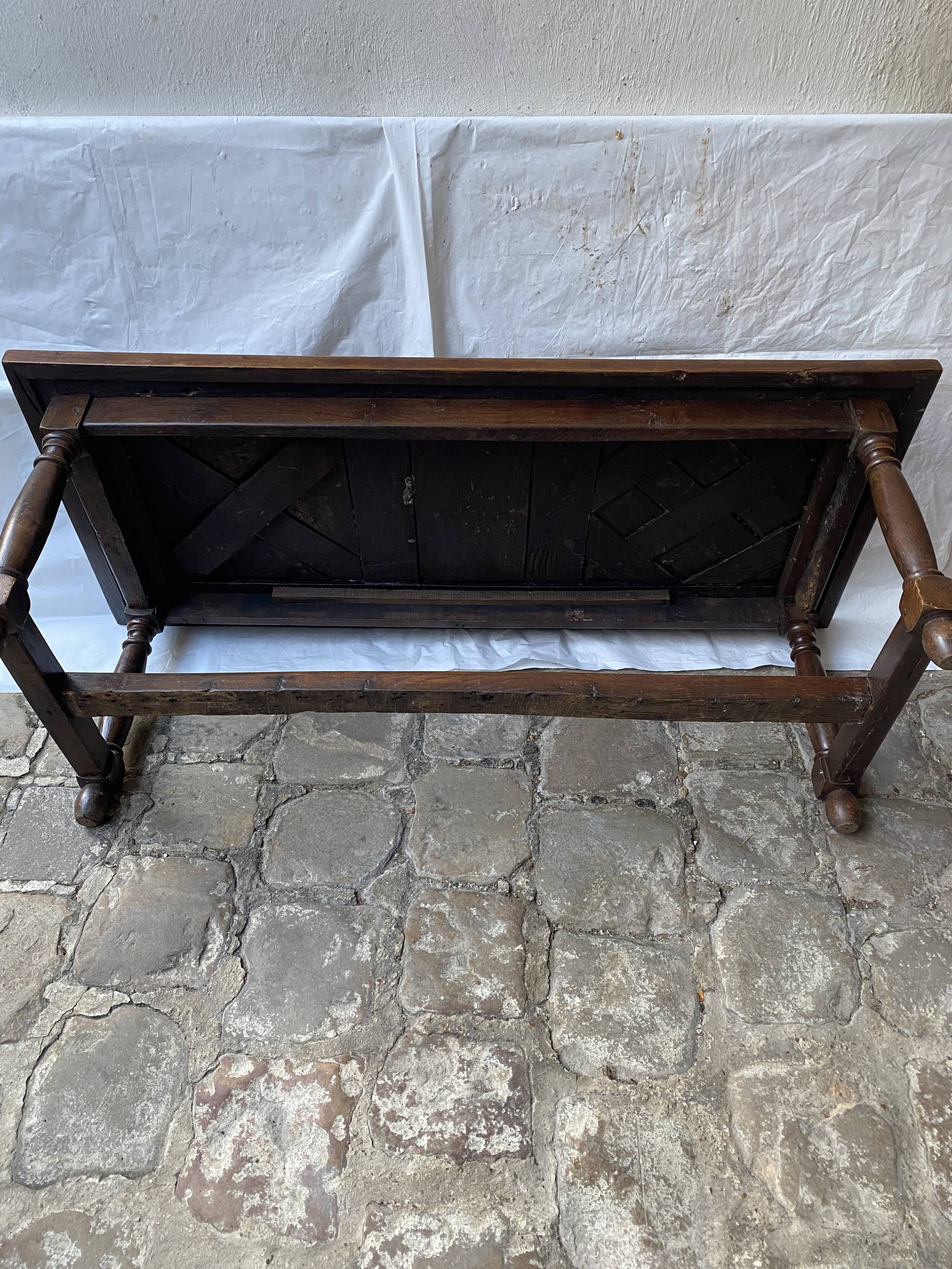 Table de salon en plusieurs essences de bois massif