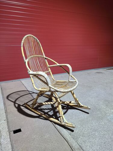 Rocking chair vintage pour adulte en rotin
