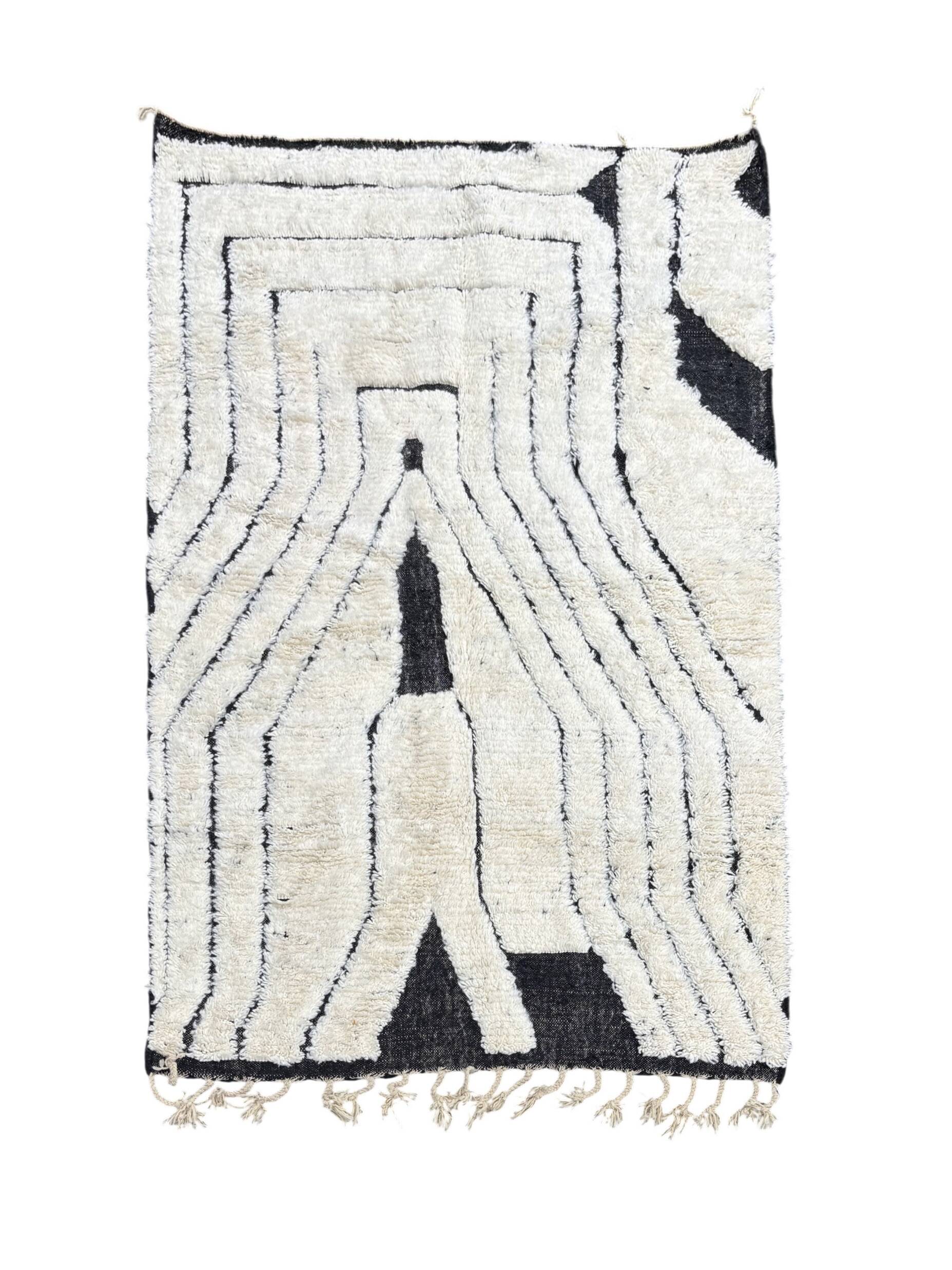 Large Beni Ouarain rug 190 × 300 cm – Graphic Berber rug in wool fa