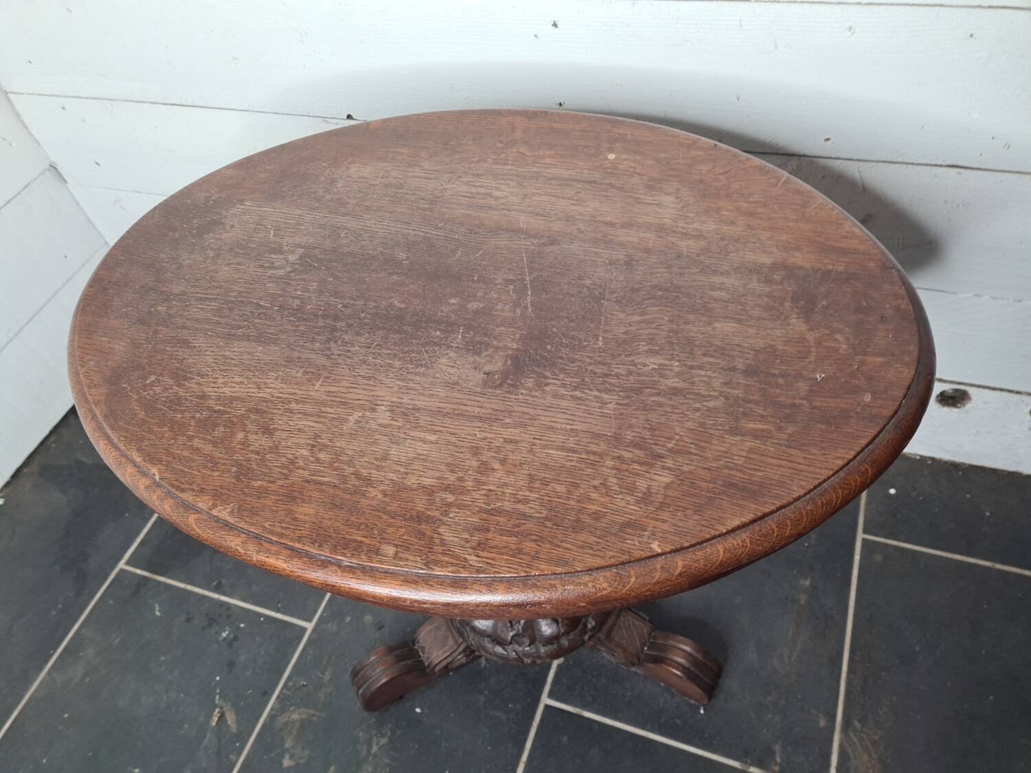 Pedestal table, oak coffee table