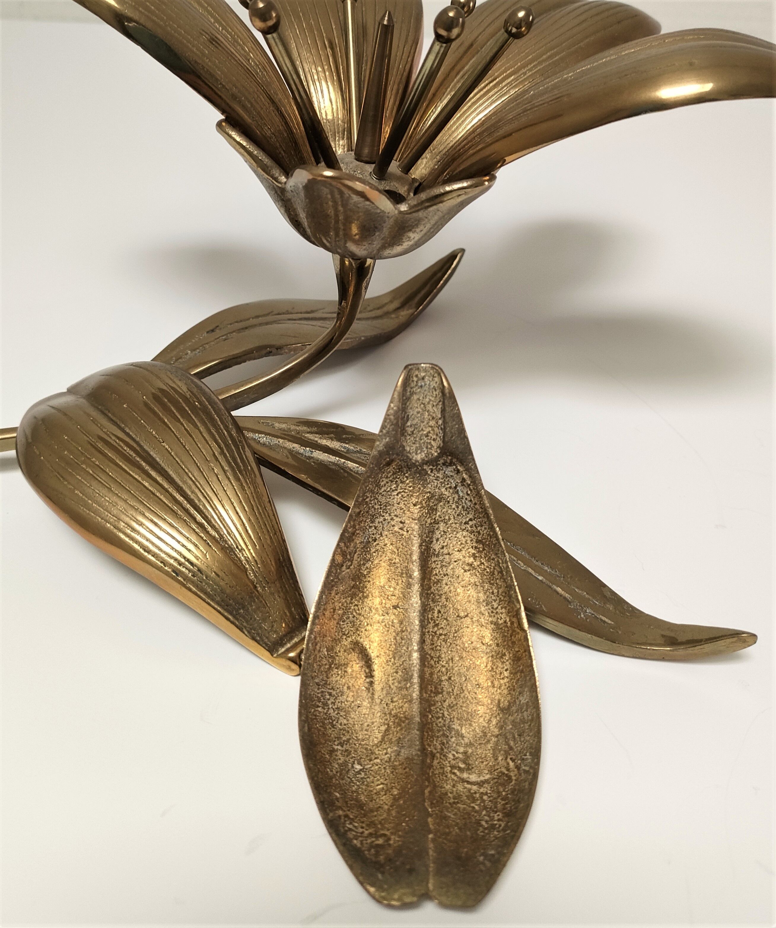 Solid brass flower forming ashtray design 60s/70s