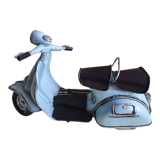 Miniature Vespa bleue