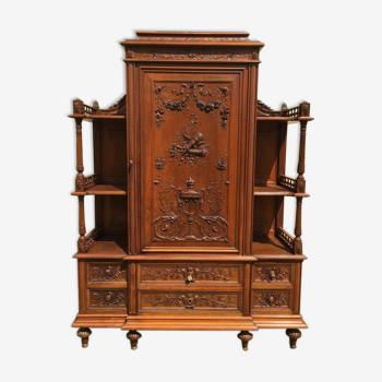 Cupidon exceptionnel cabinet en noyer style Louis XVI