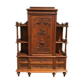 Cupidon exceptionnel cabinet en noyer style Louis XVI