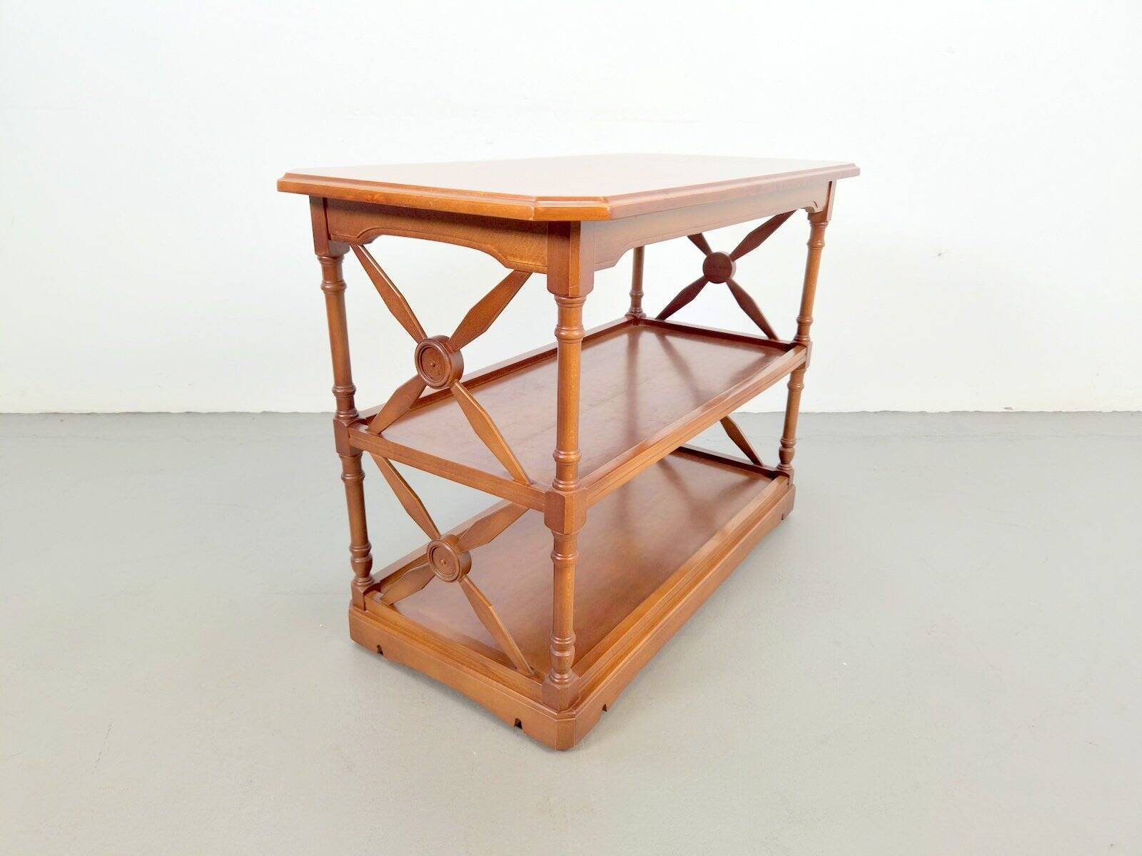 Victorian 3-Tier Bookshelf from López Morton, 1980