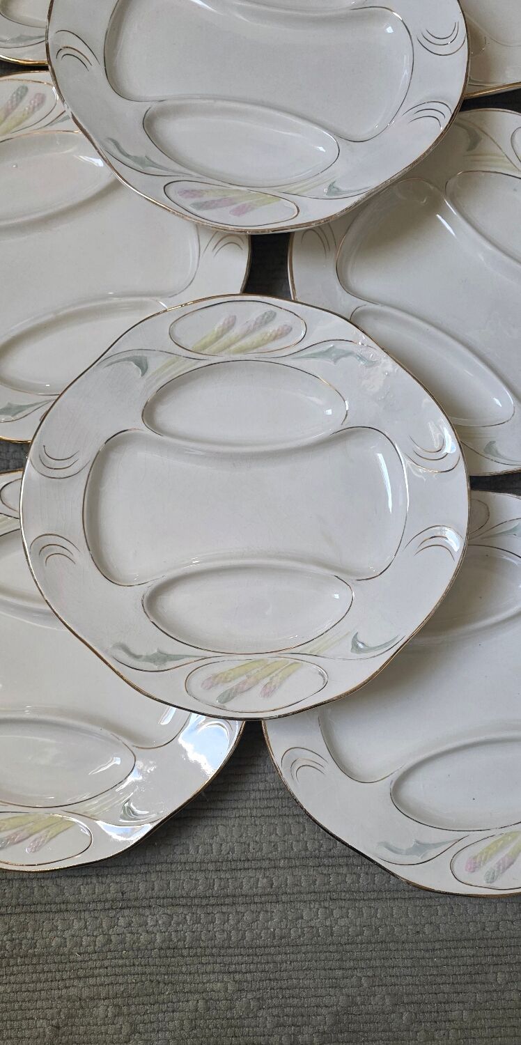 Art Nouveau majolica asparagus plates