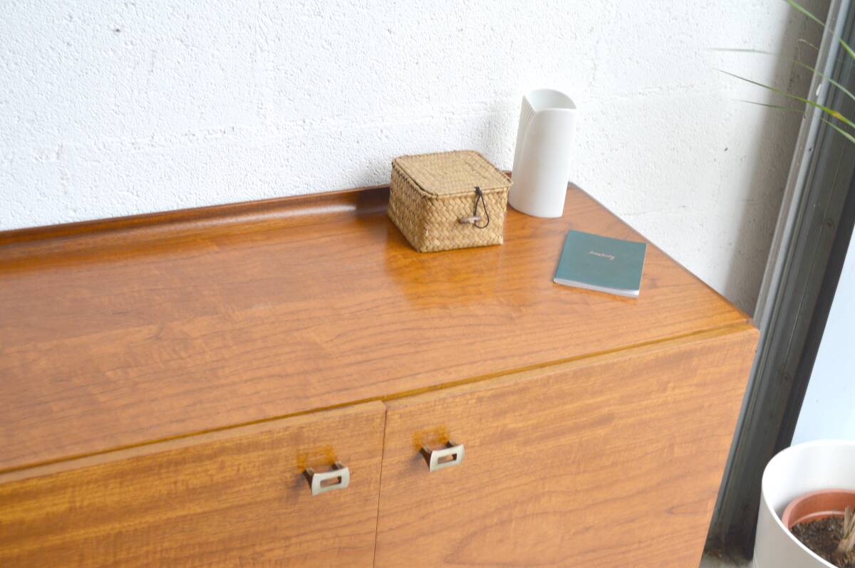 Vintage metal handles enfilade 183cm