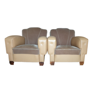 Paire de fauteuils club en simili cuir marron et crème