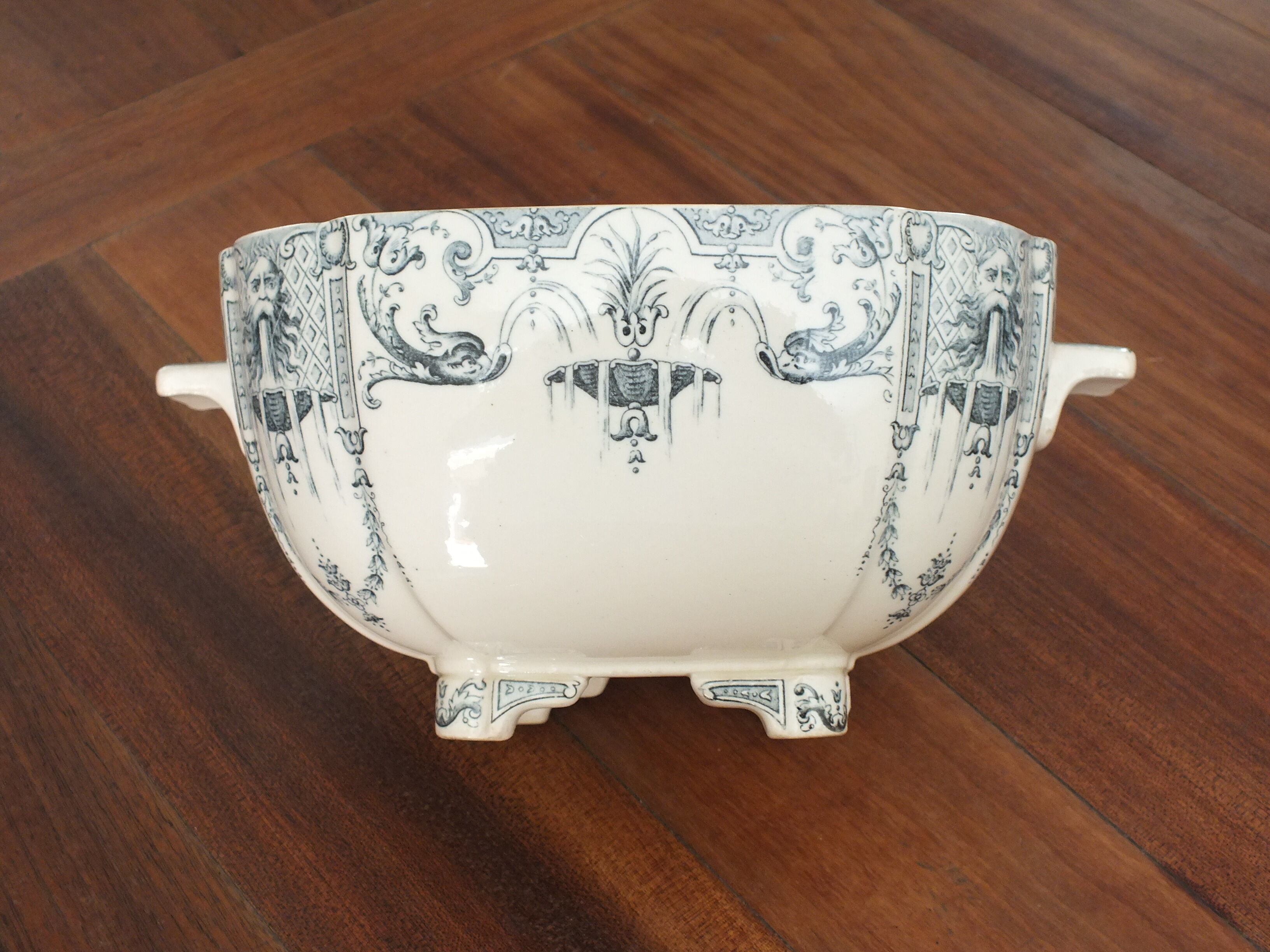Iron earth tureen Gien XIXth