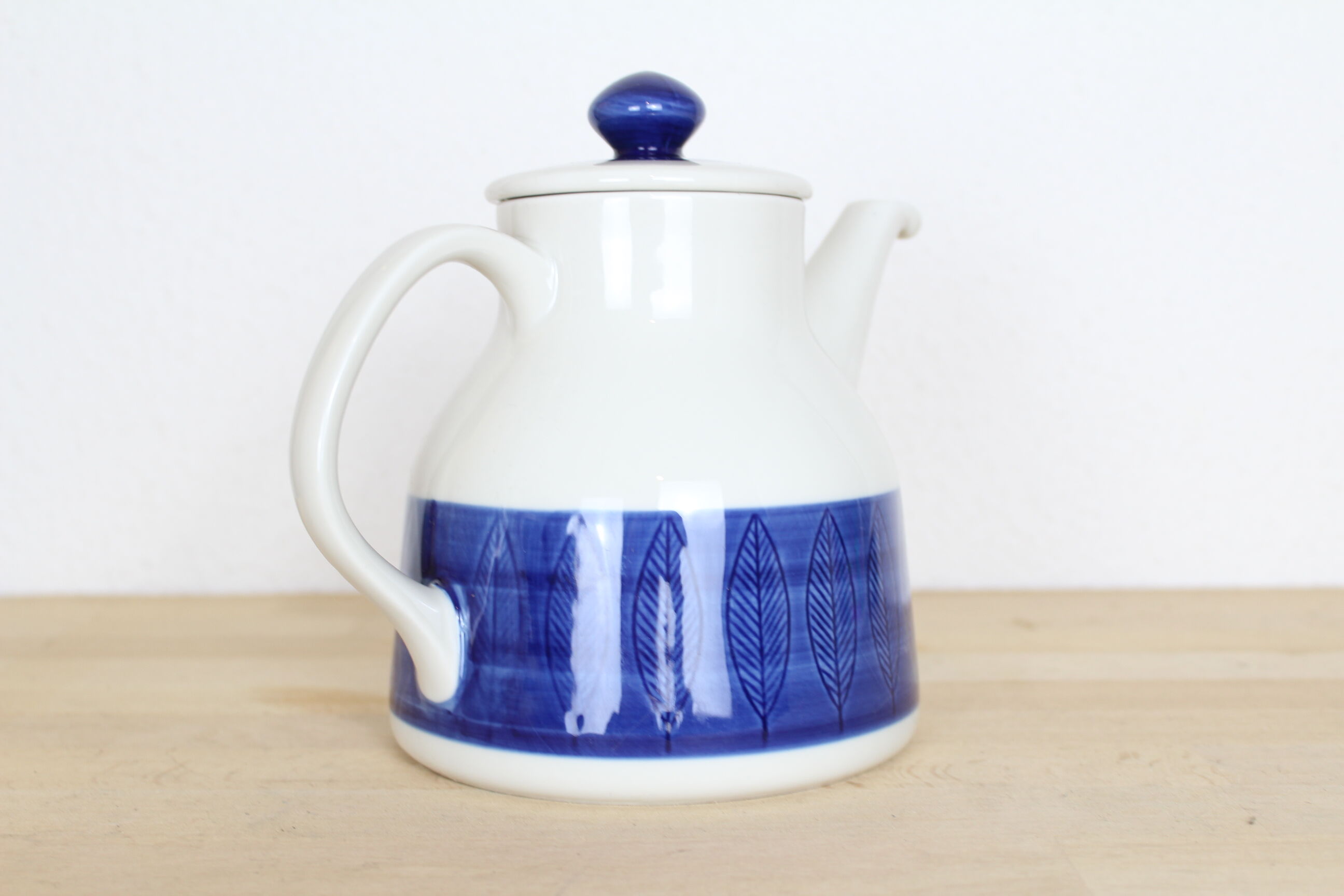 Koka ceramic teapot by Rörstrand Sweden, blue and white