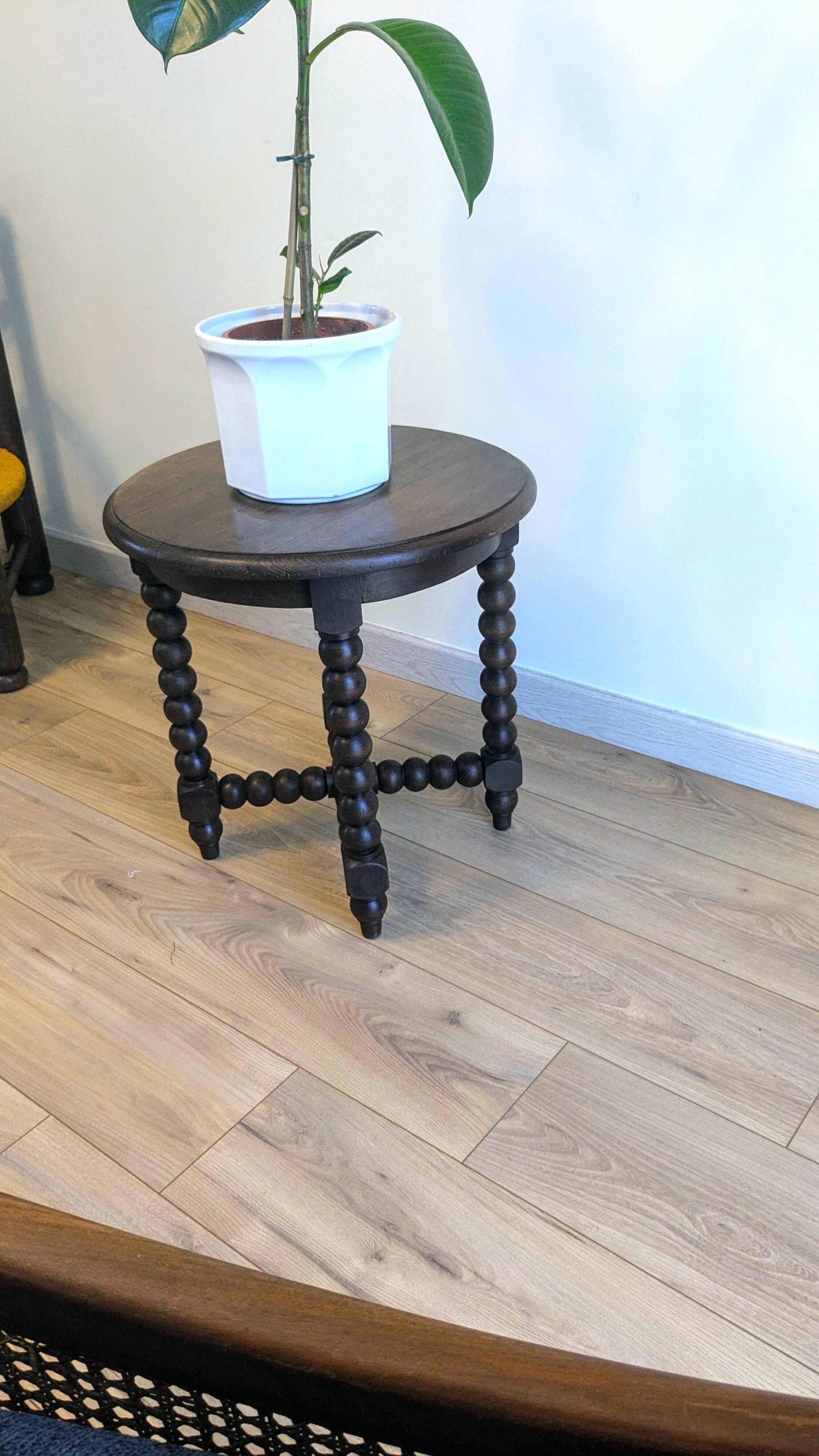 Antique side table with turned legs in solid wood, Louis XIII style