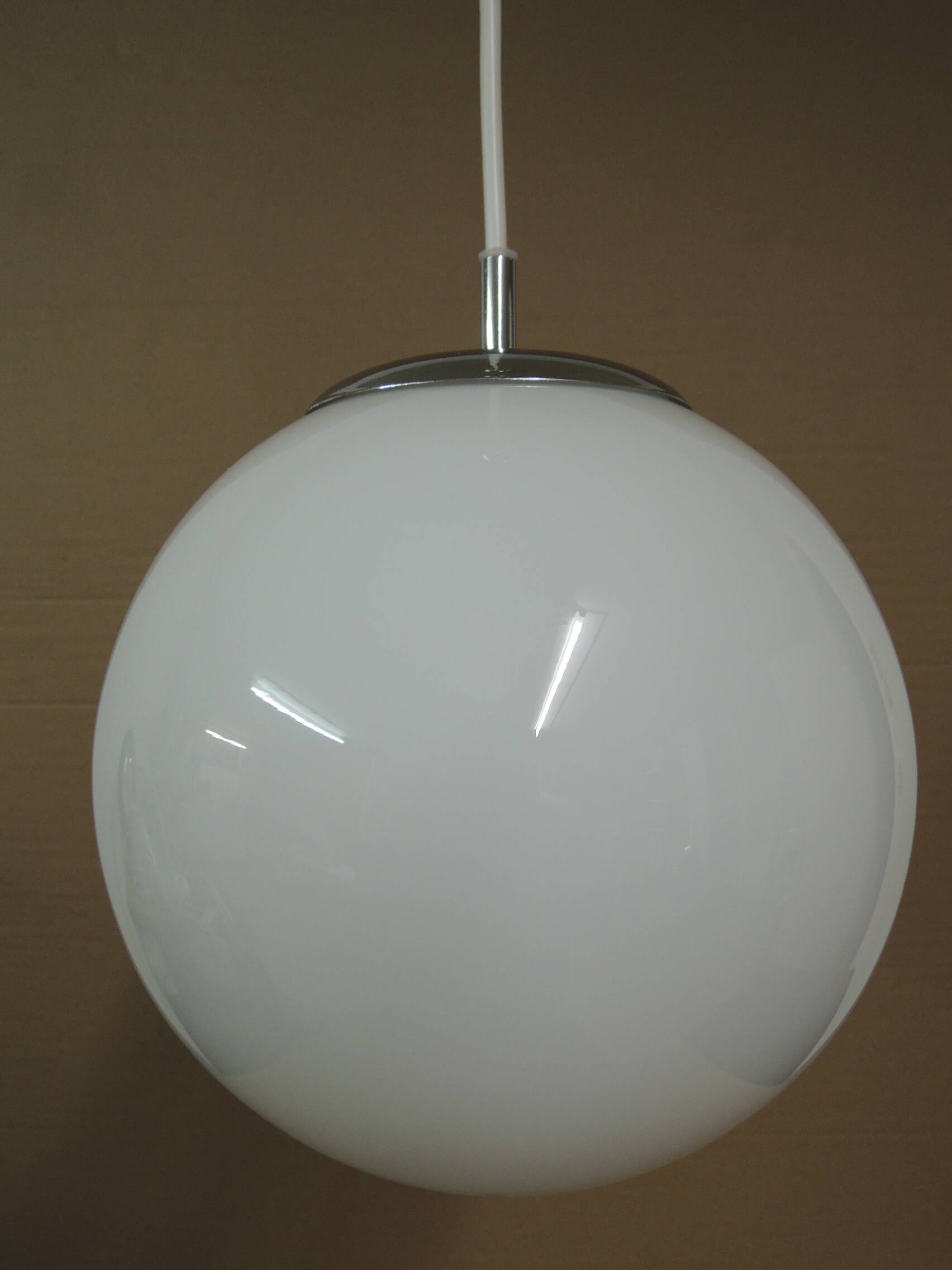 Ball pendant light