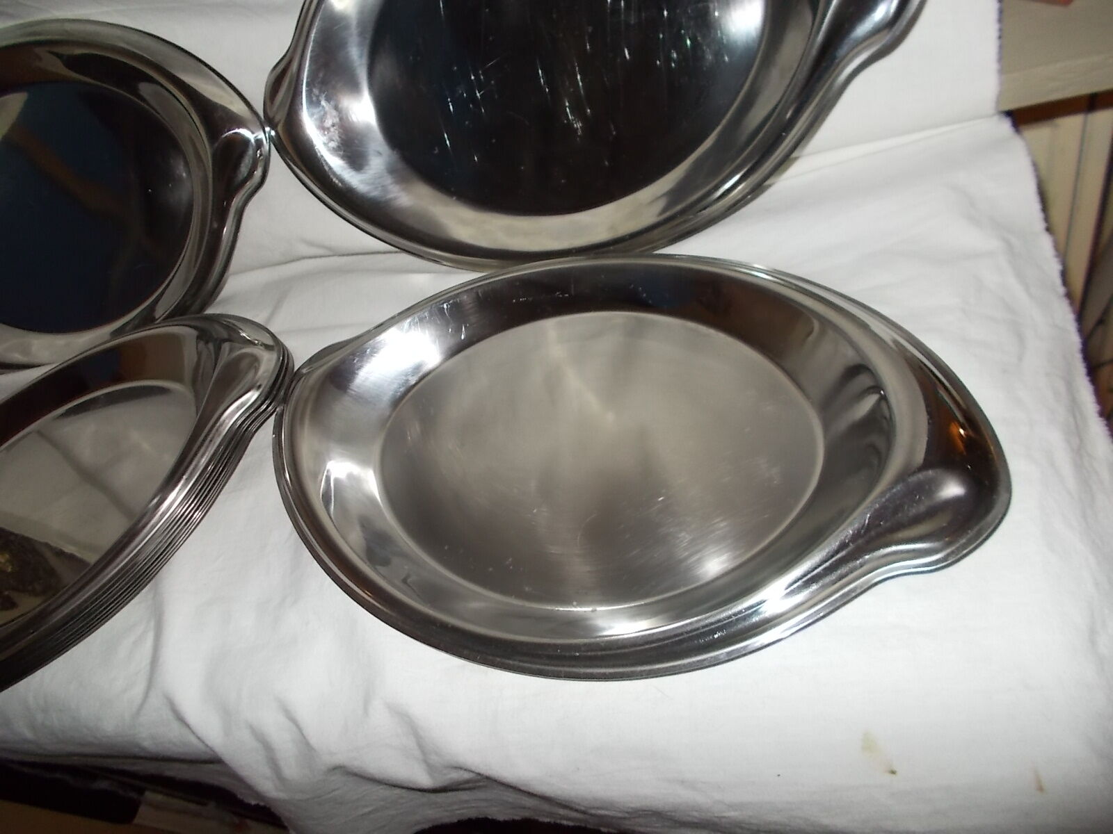 Lot of 10 oval stainless steel dishes