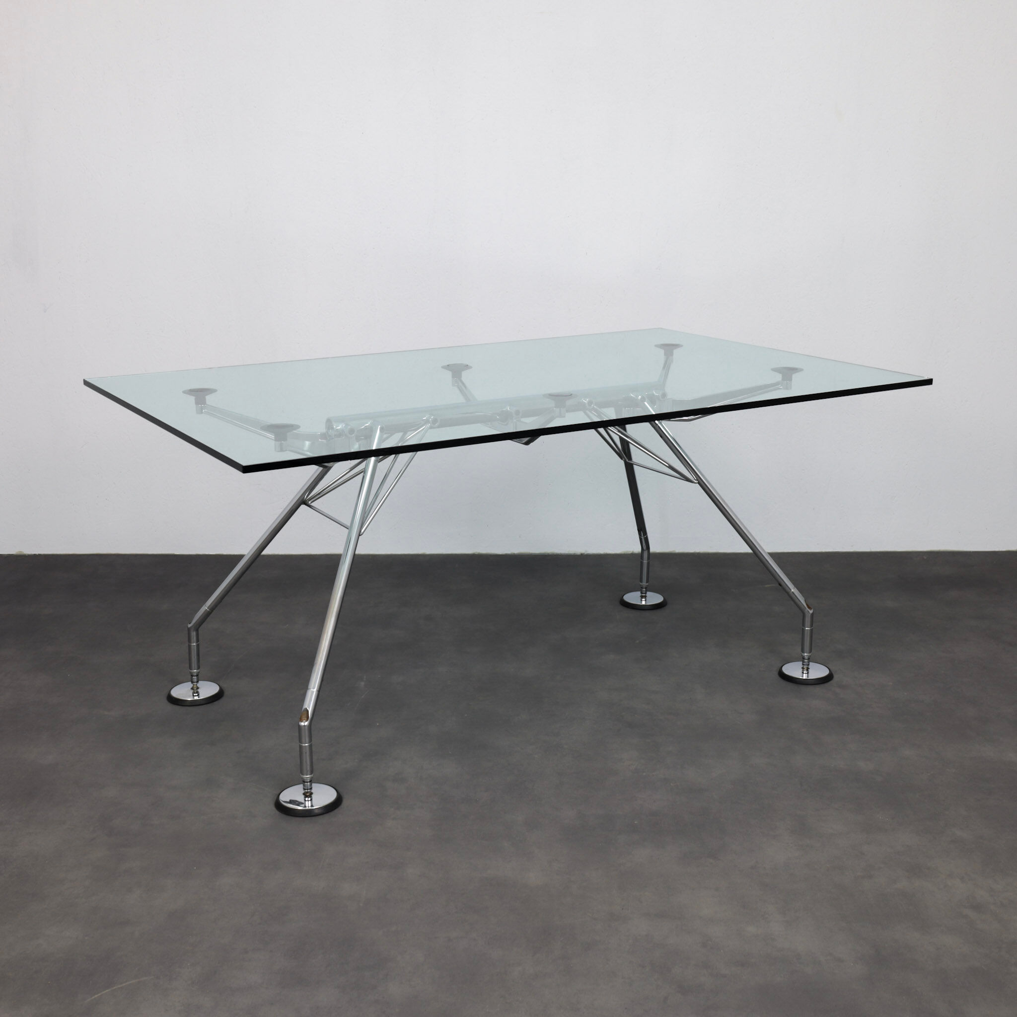 Nomos Table / Desk by Norman Foster for Tecno, Italy