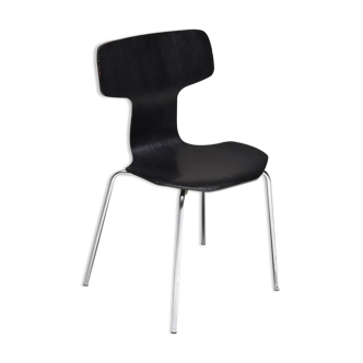 Chair model 3103 says Hammer by Arne Jacobsen