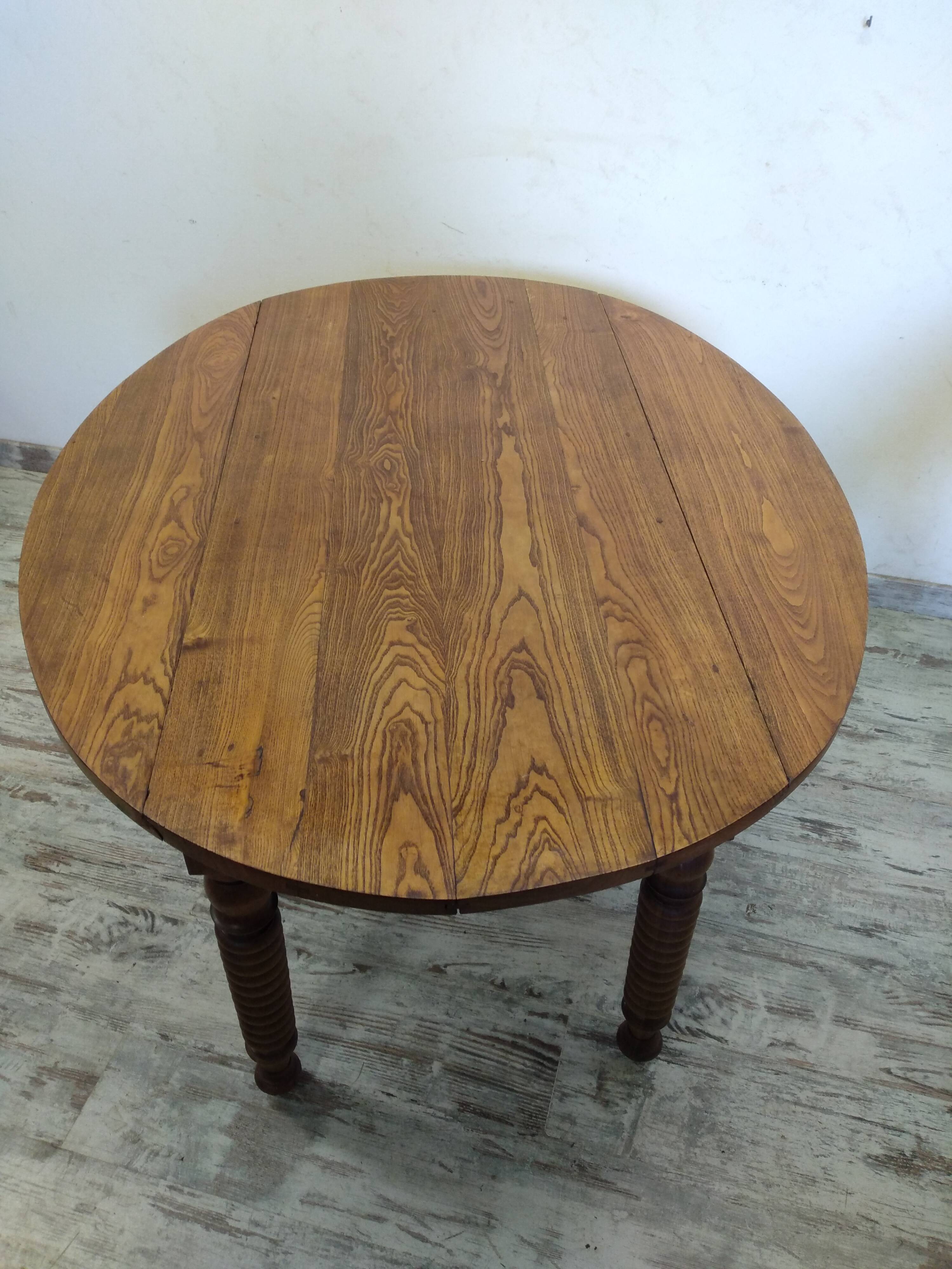 Drop-leaf table