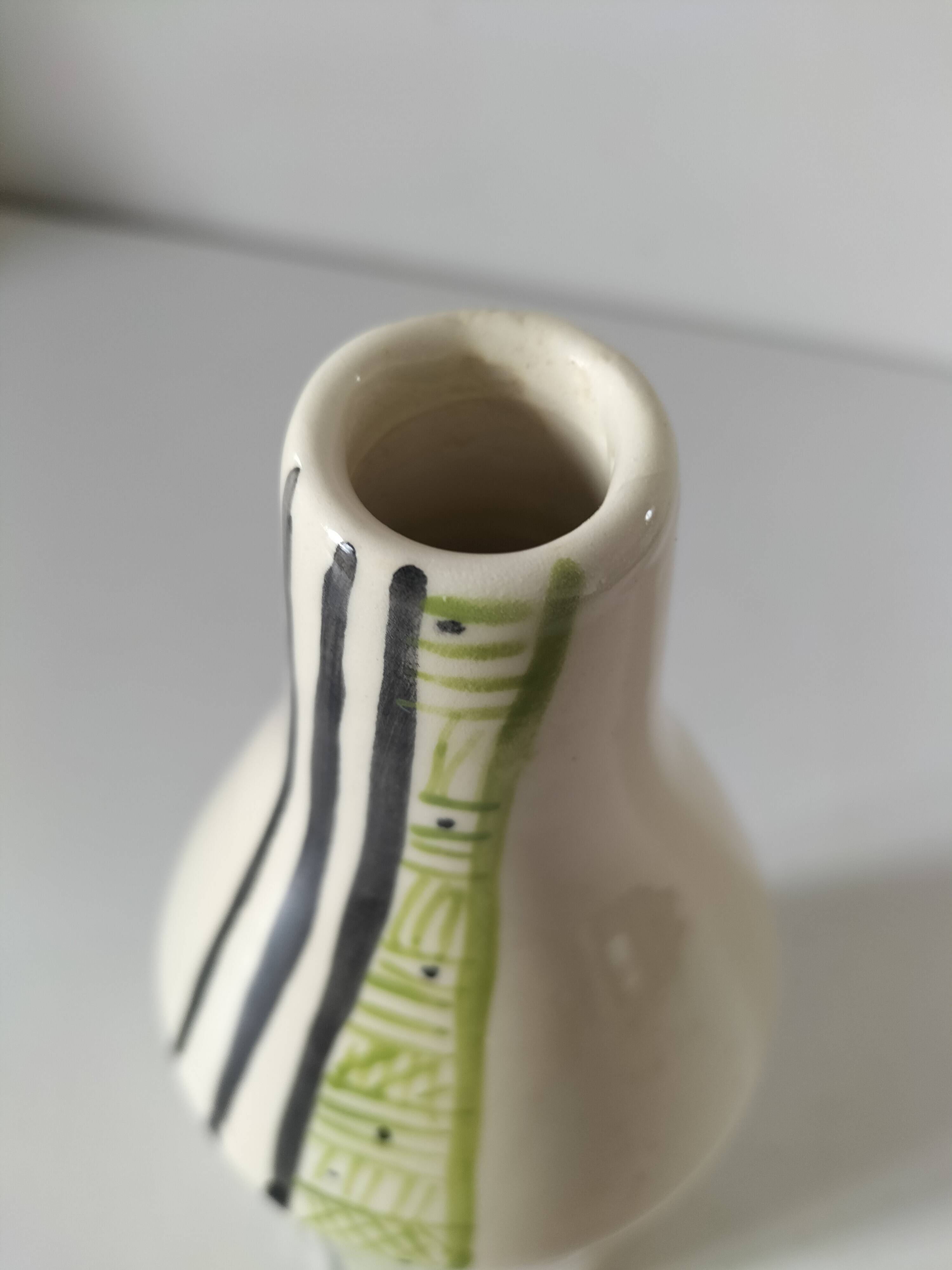 Duo de vases en céramique émaillée, décor pictural, signés MU