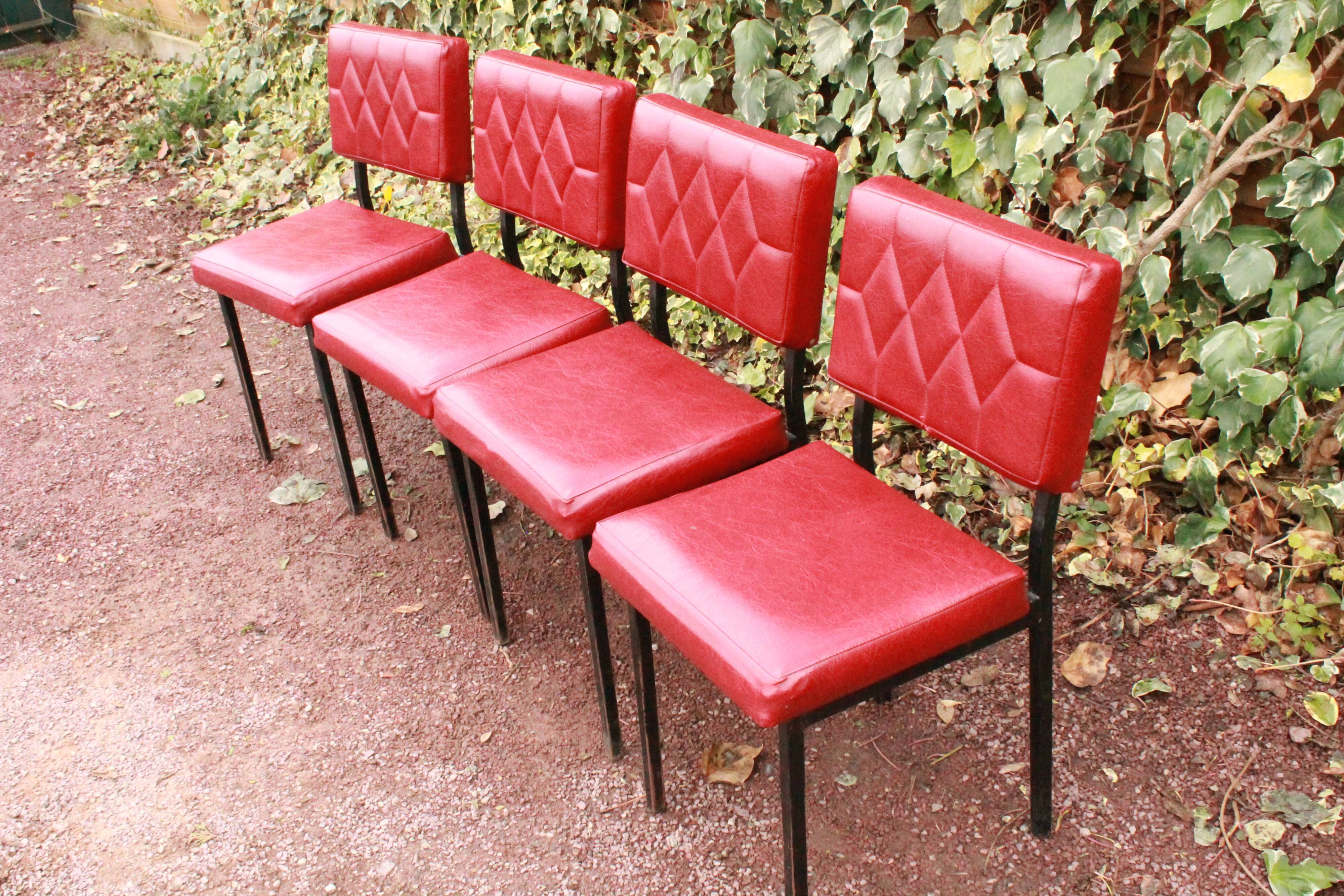 Series of 4 red chairs in skai 50s