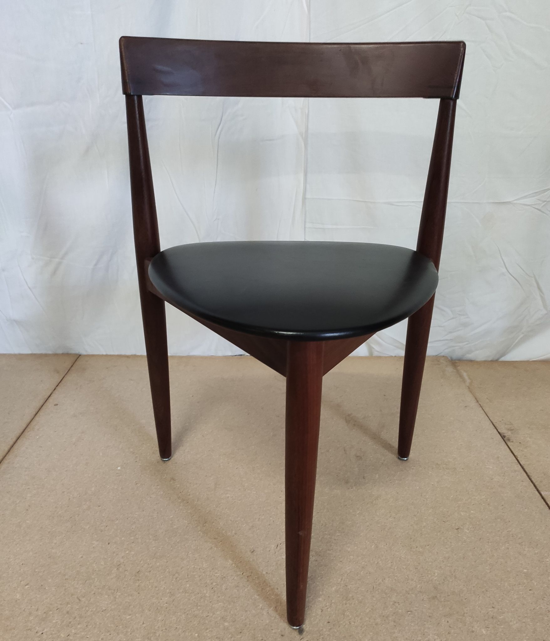 Table and 4 chairs by Hans Olsen for the Danish editions Frem R-jle