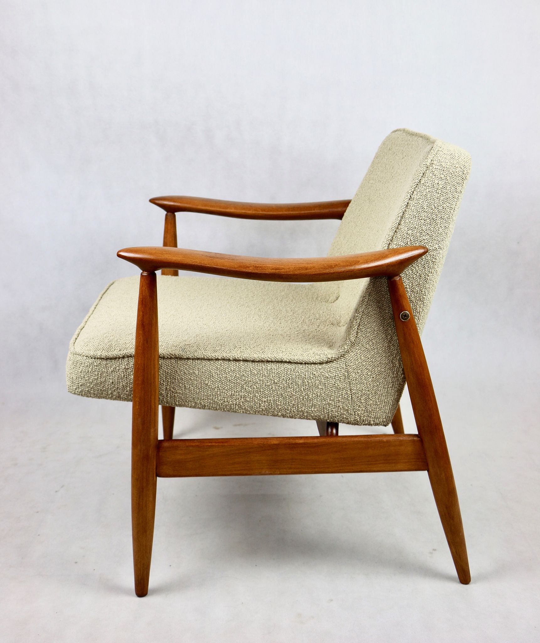 GFM 300-202 armchair in beige boucle by J Kedziorek 1970s