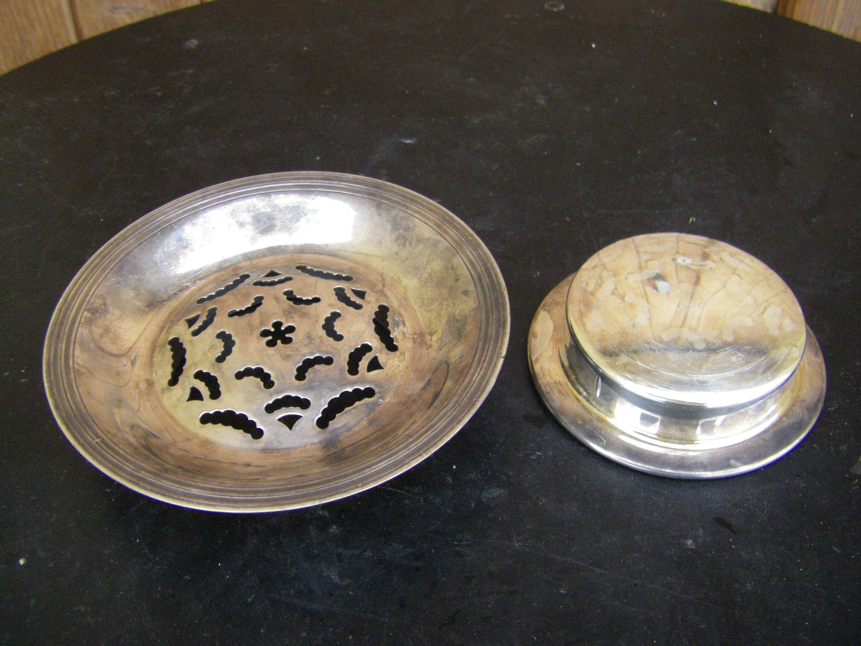 Coquillor style butter dish in silver metal