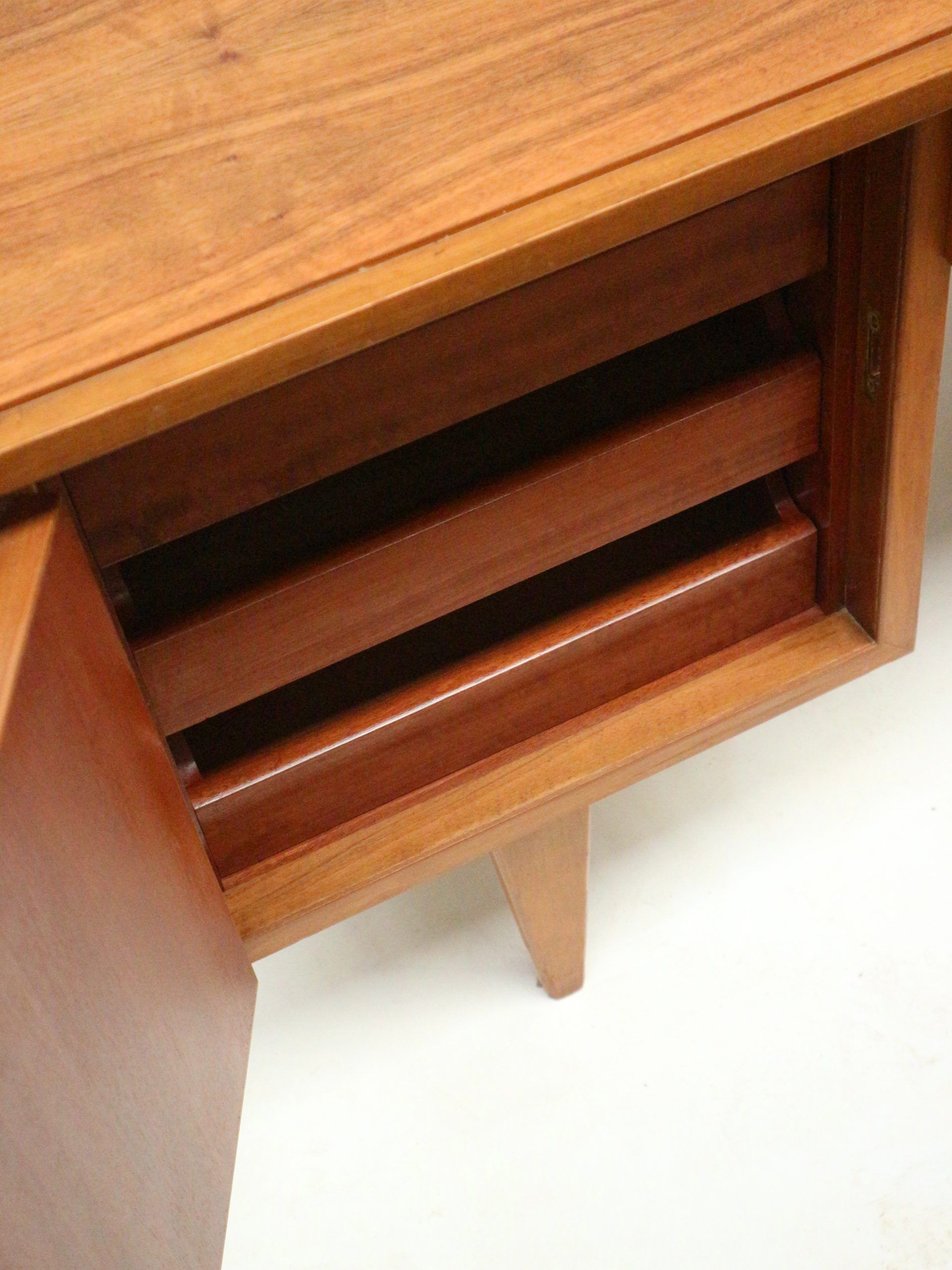 Vintage desk/executive desk with doors and drawers from the 1960s