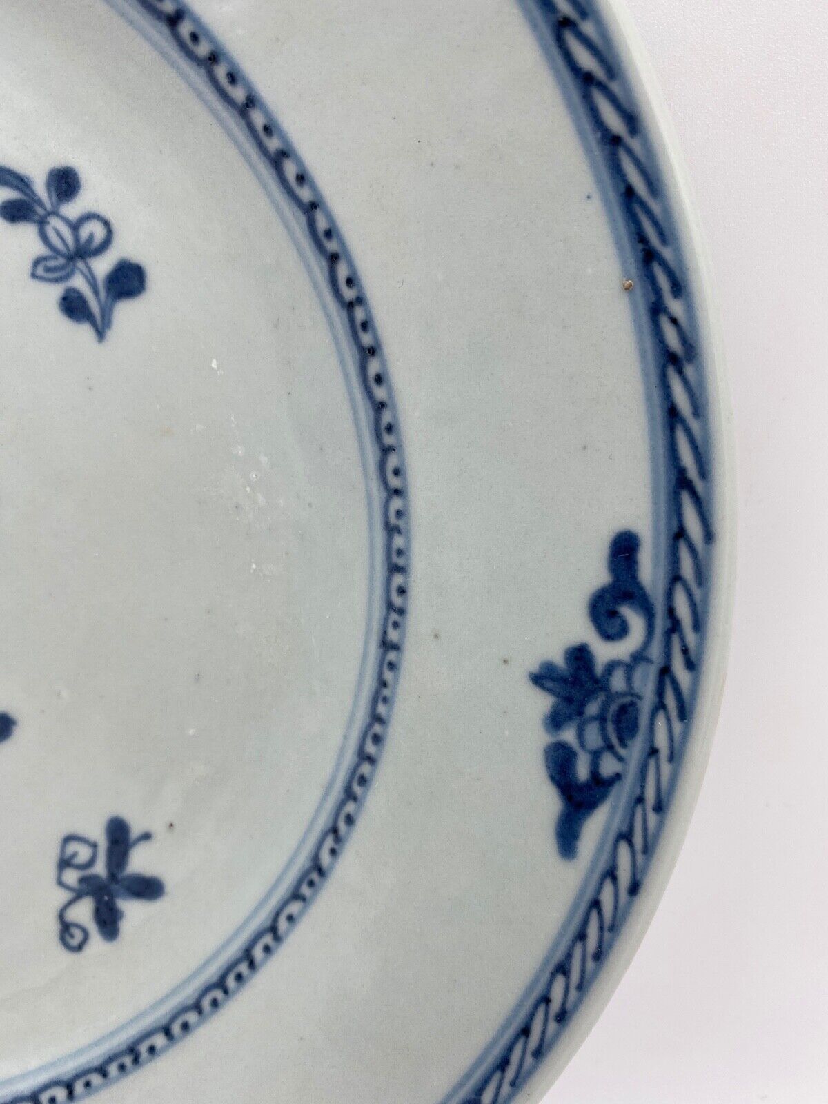 Plate in porcelain blue and white china xviii floral decoration