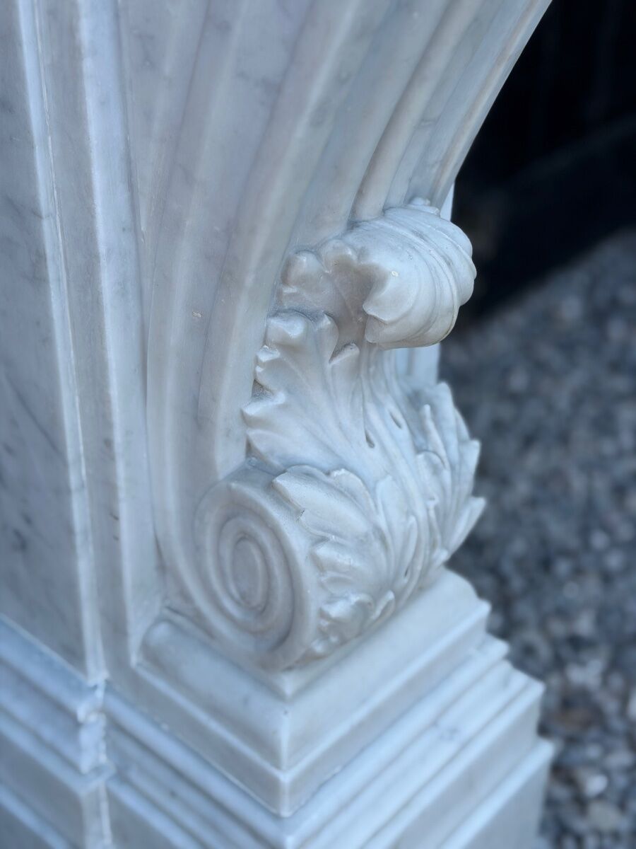 Napoleon III fireplace in white statuary Carrara marble, circa 1880.