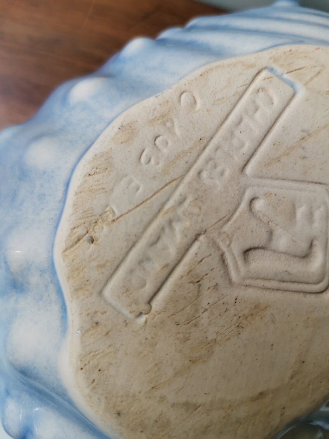 Salad bowl blue shell signed Charles Amand