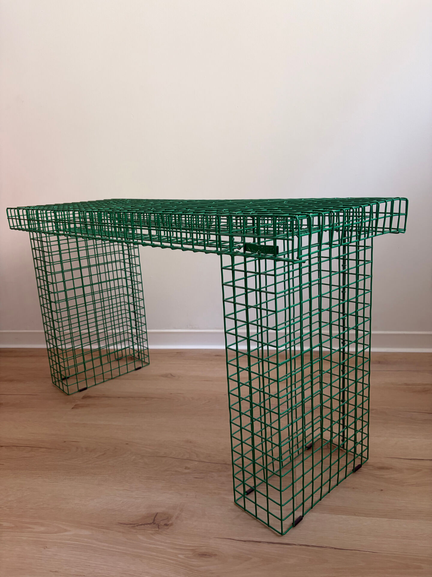 Green metal bench Kalager design