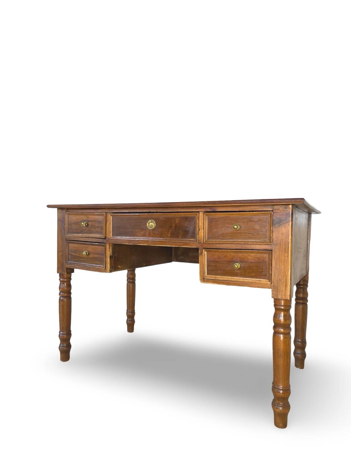 Italian pine wood centre writing desk from the 1960s, a reproduction o