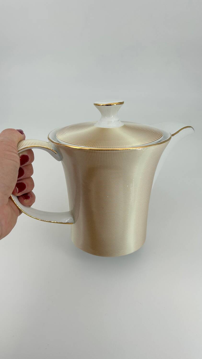 Le Galion porcelain teapot