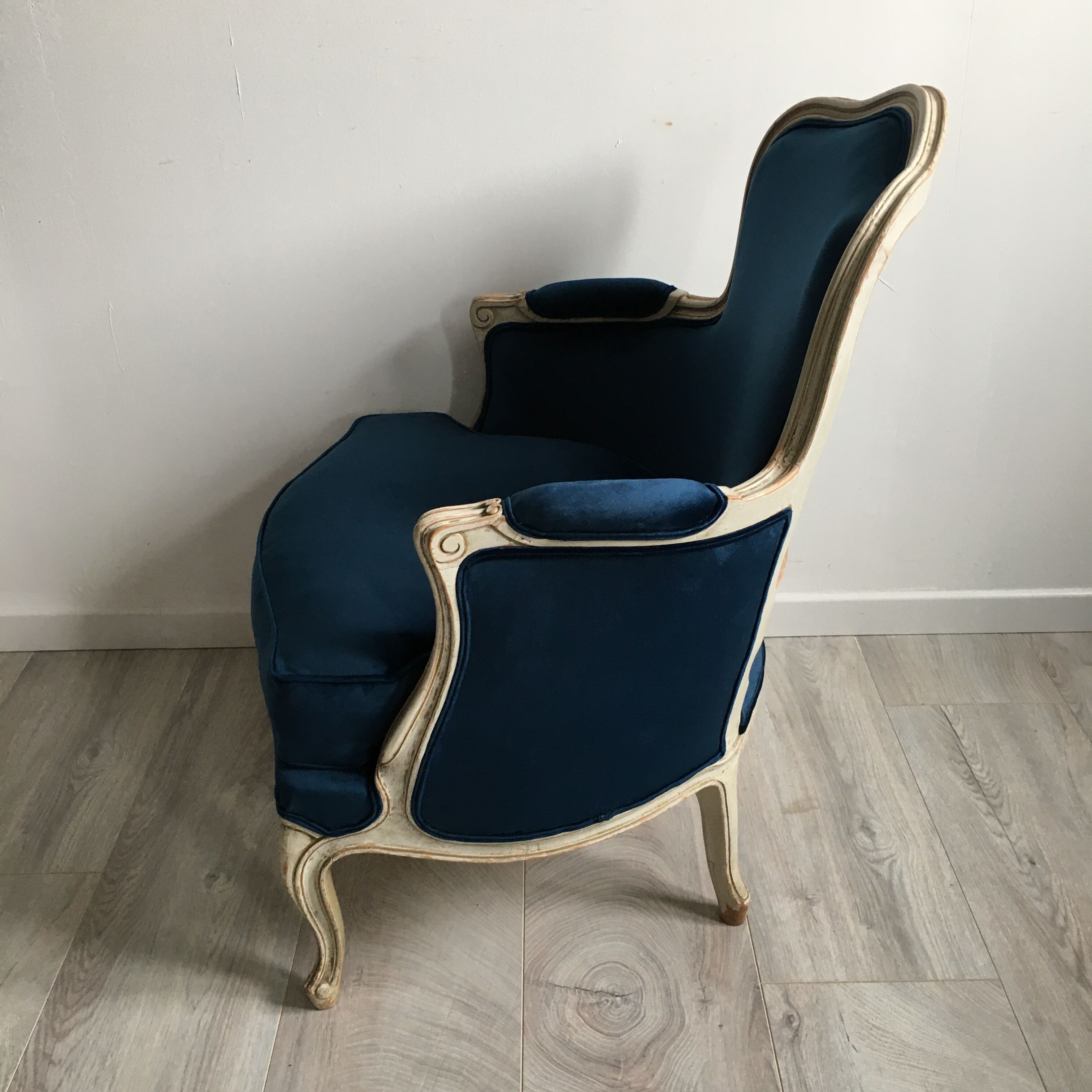 Armchair Louis XV lined with velvet - fully restored