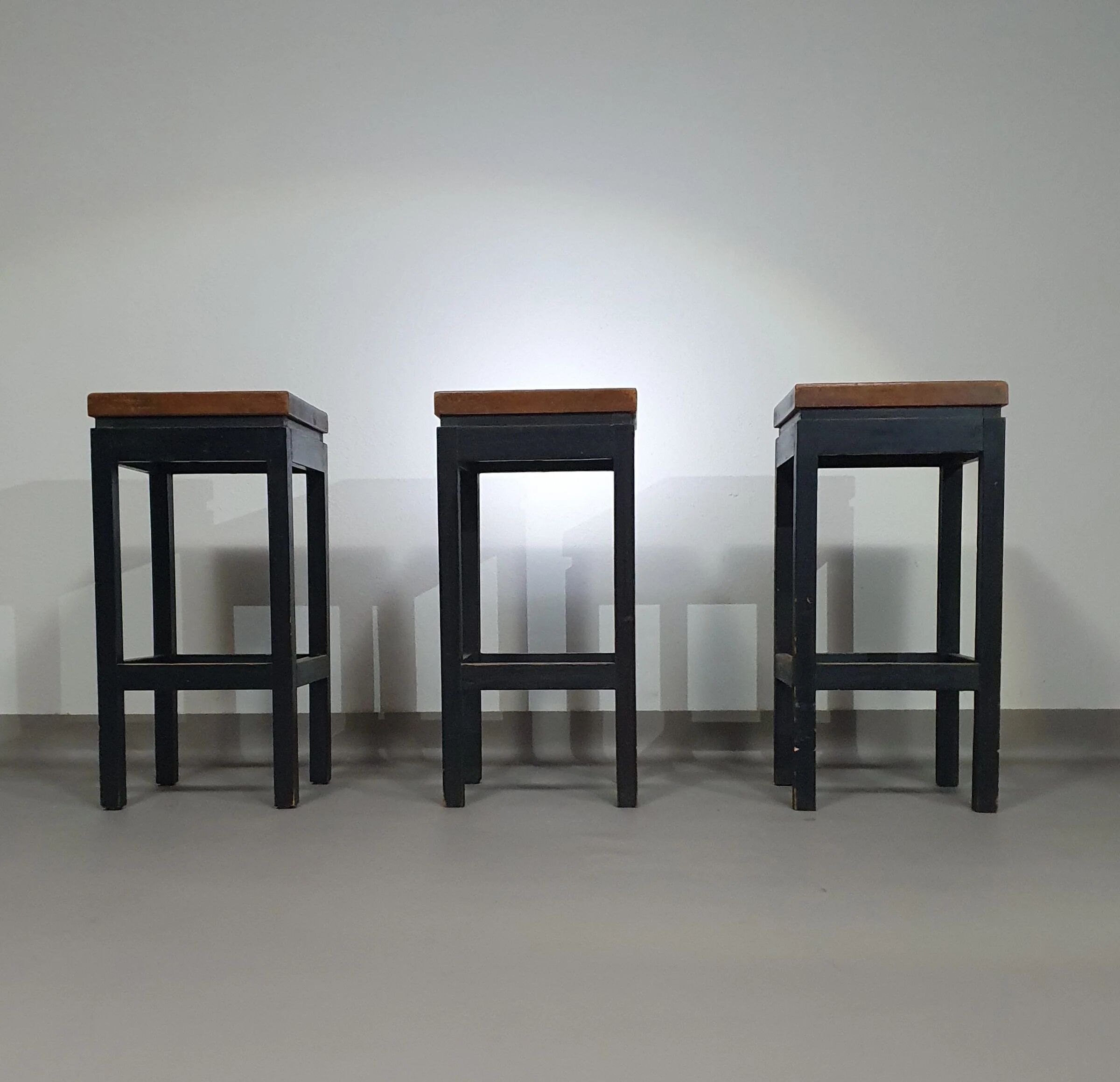 3 x tabourets de construction en chêne années 1960