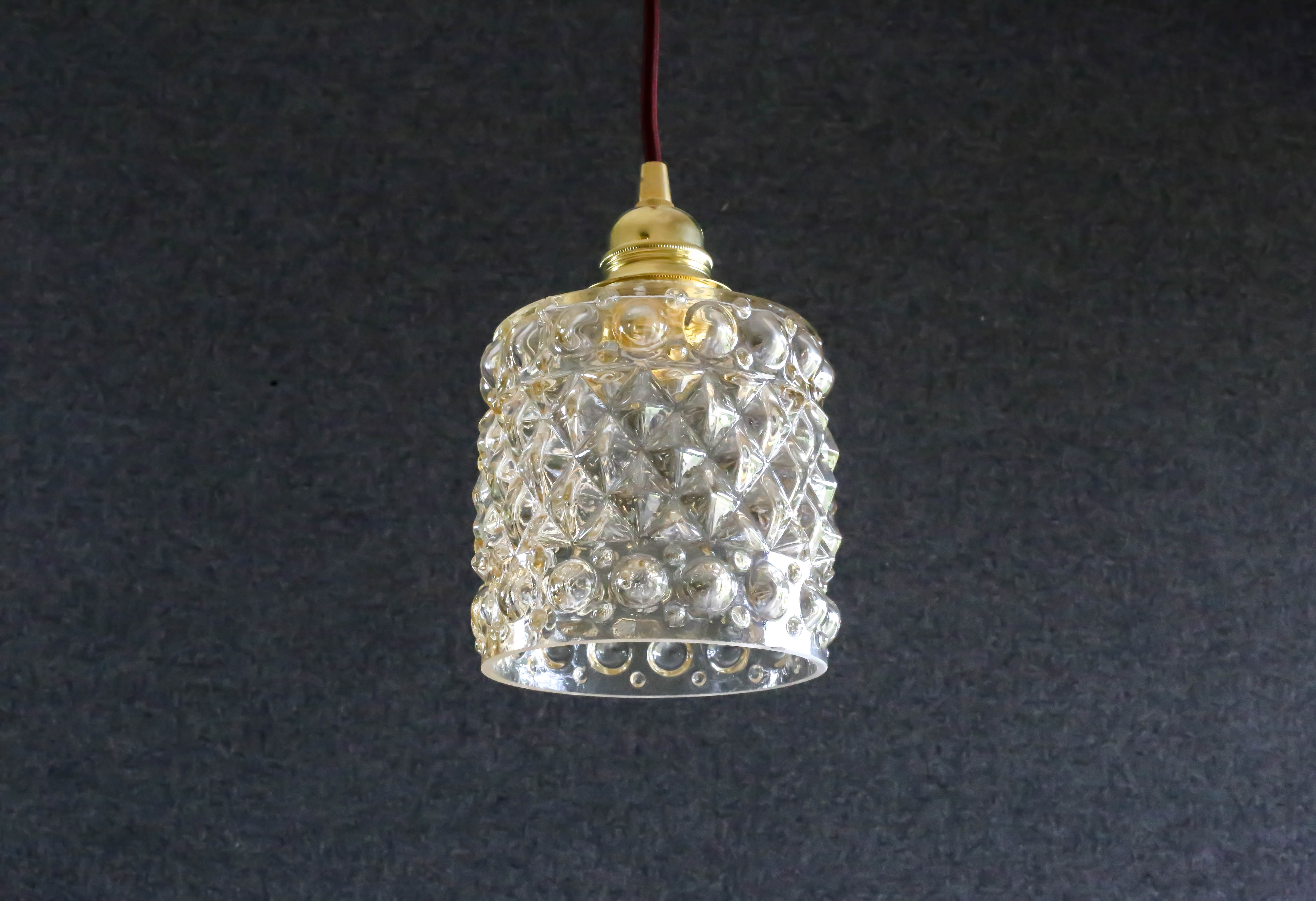 suspension of the 50s in engraved glass