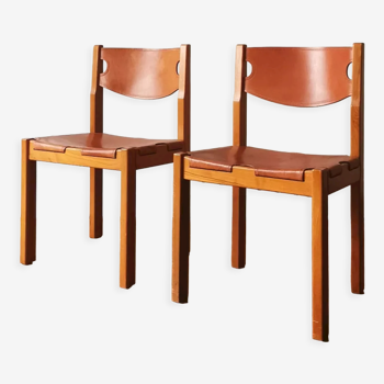 Pair of elm and leather chairs Maison Regain