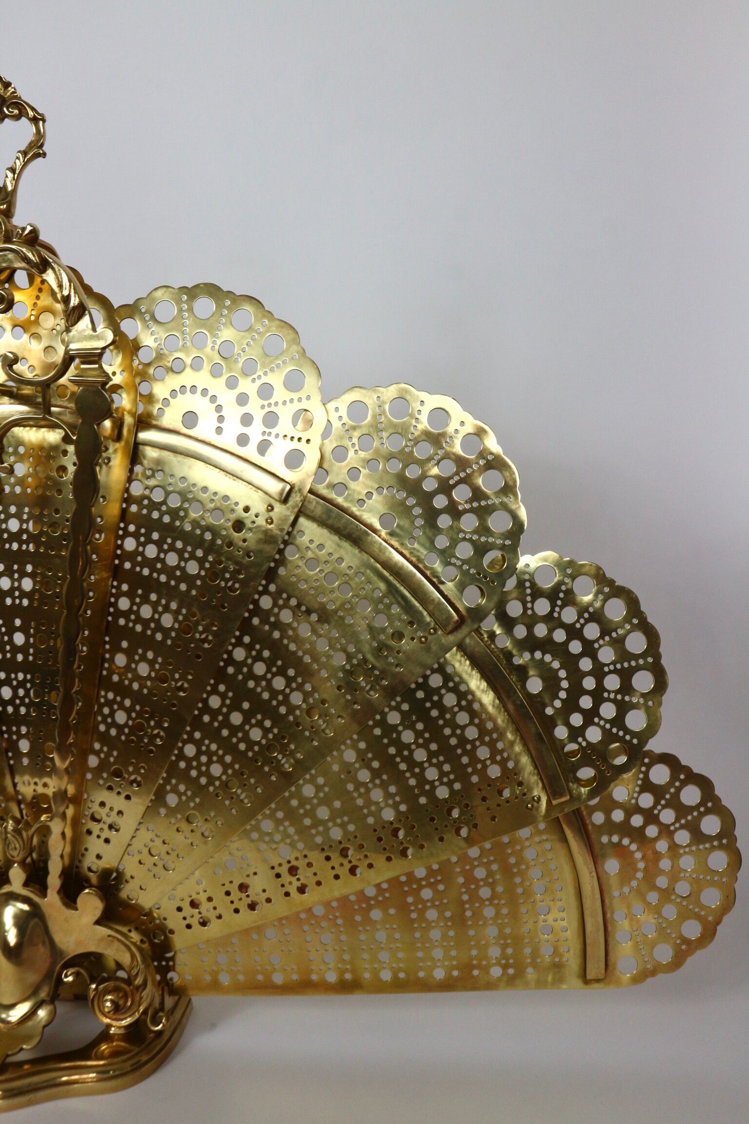 Fireplace peacock tail effect vintage, brass