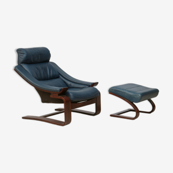 Kroken blue leather armchair with footrest designed Ake Fribytter for Nelo Möbel, 1970s.