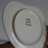 Assiette en céramique peint à la main et signé