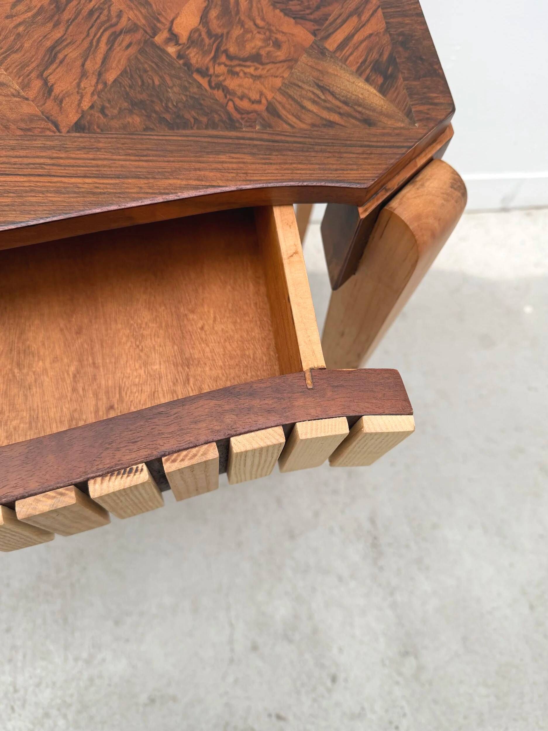 Console art déco en différentes essences de bois, France 1940