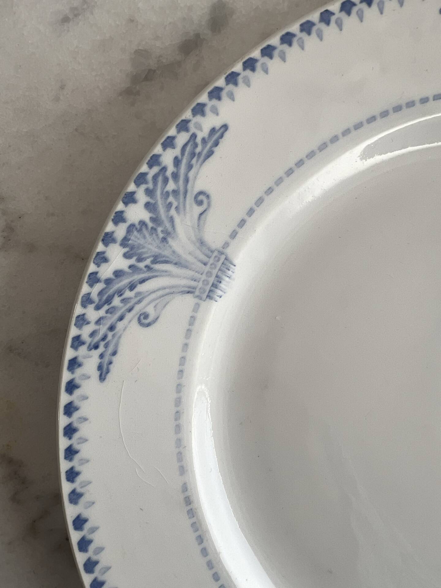 Windsor Creil and Montereau flat plate 24.5cm