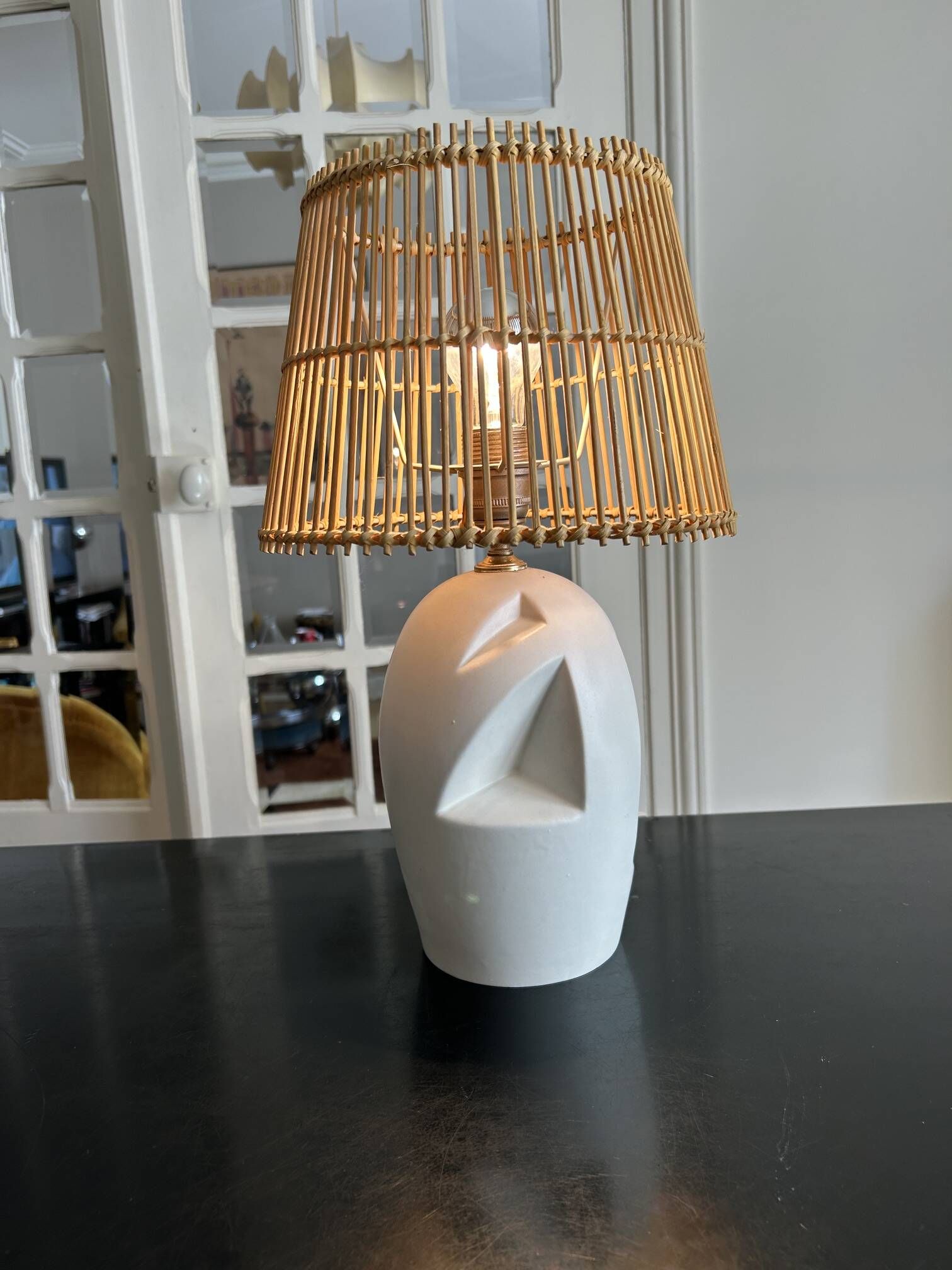 Lampe vintage en céramique ajourée
